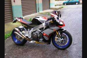 Painted street fairings in abs compatible with Aprilia RSV4 2009 - 2014 - MXPCAV5831