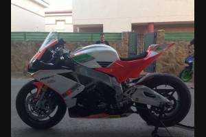 Lackierte Rennverkleidung Aprilia RSV4 2015 - 2020 - MXPCRV6829