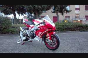 Lackierte Rennverkleidung Aprilia RSV4 2009 - 2014 - MXPCRV6897