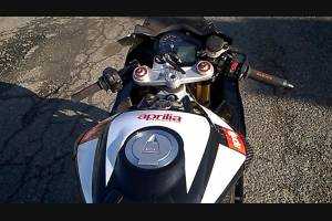 Lackierte Rennverkleidung Aprilia RSV4 2009 - 2014 - MXPCRV6898